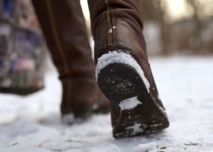 песок против скольжения сапог