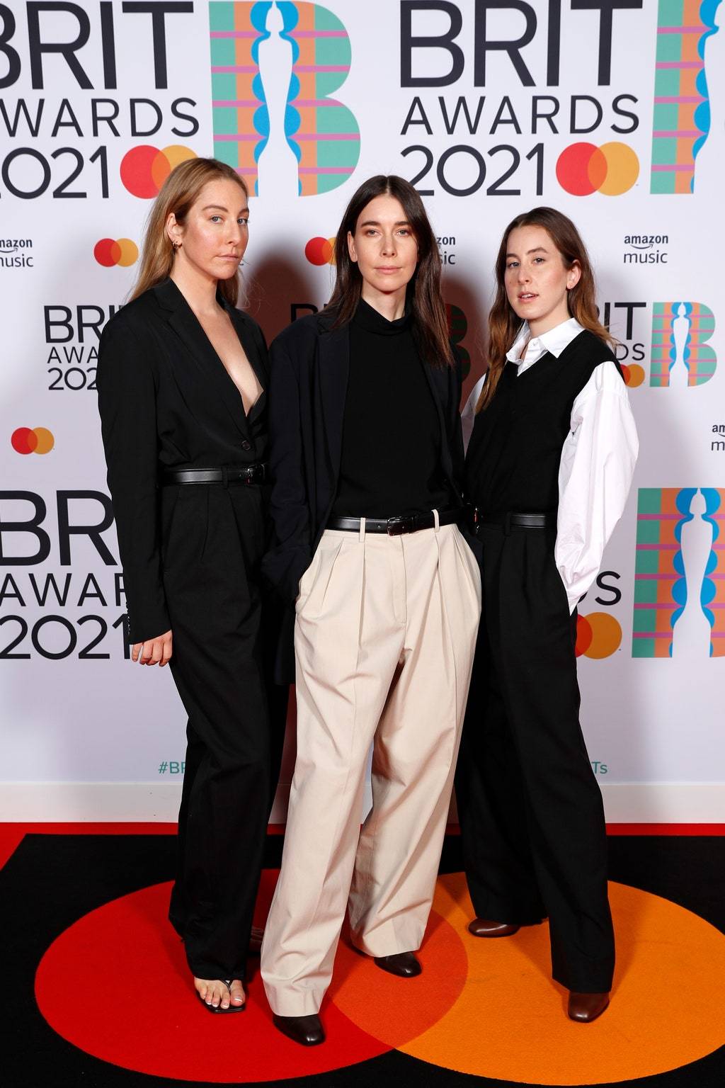 Группа Haim на премии BRIT Awards 2021