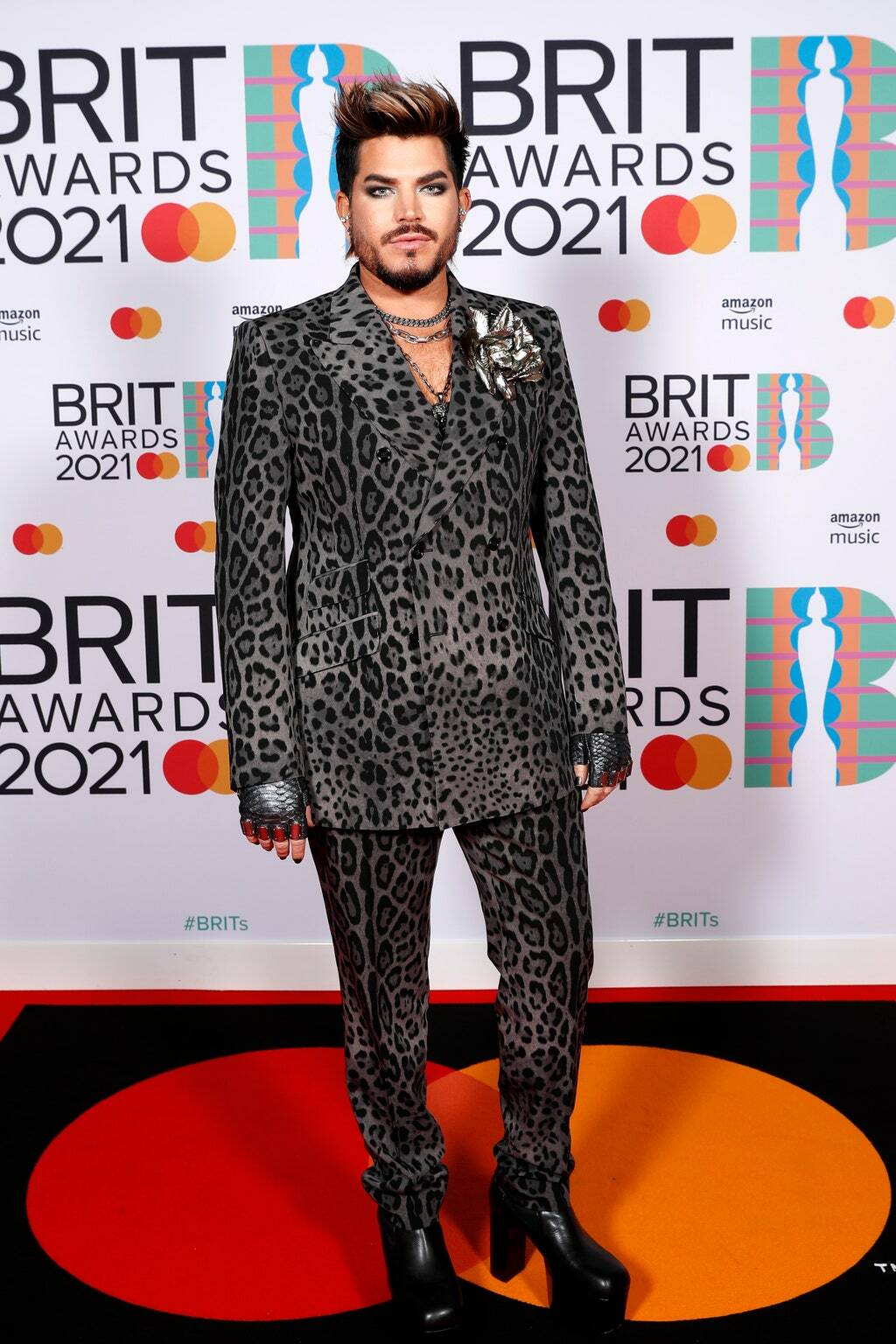 Адам Ламберт на премии BRIT Awards 2021